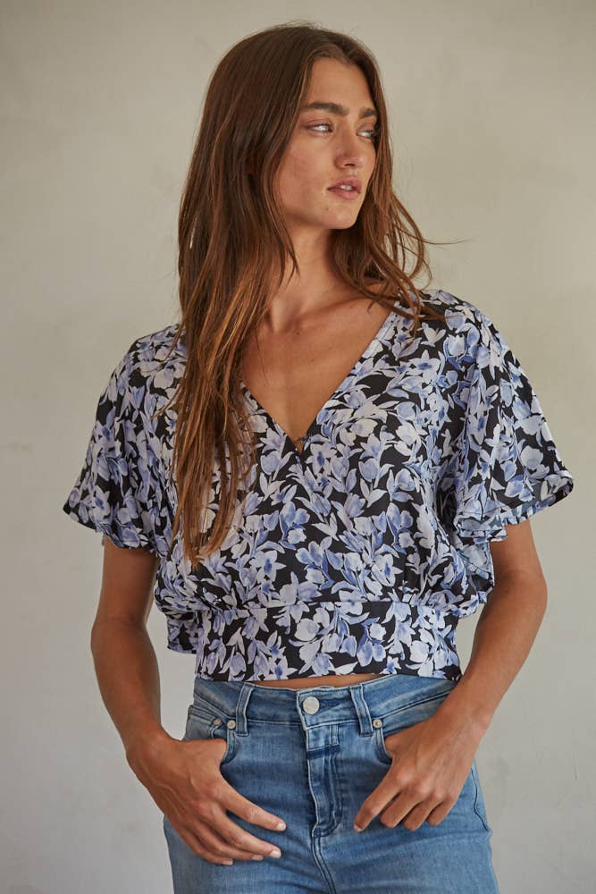 L7699 | Woven Polyester Floral Print V-Neck Short Sleeve Top